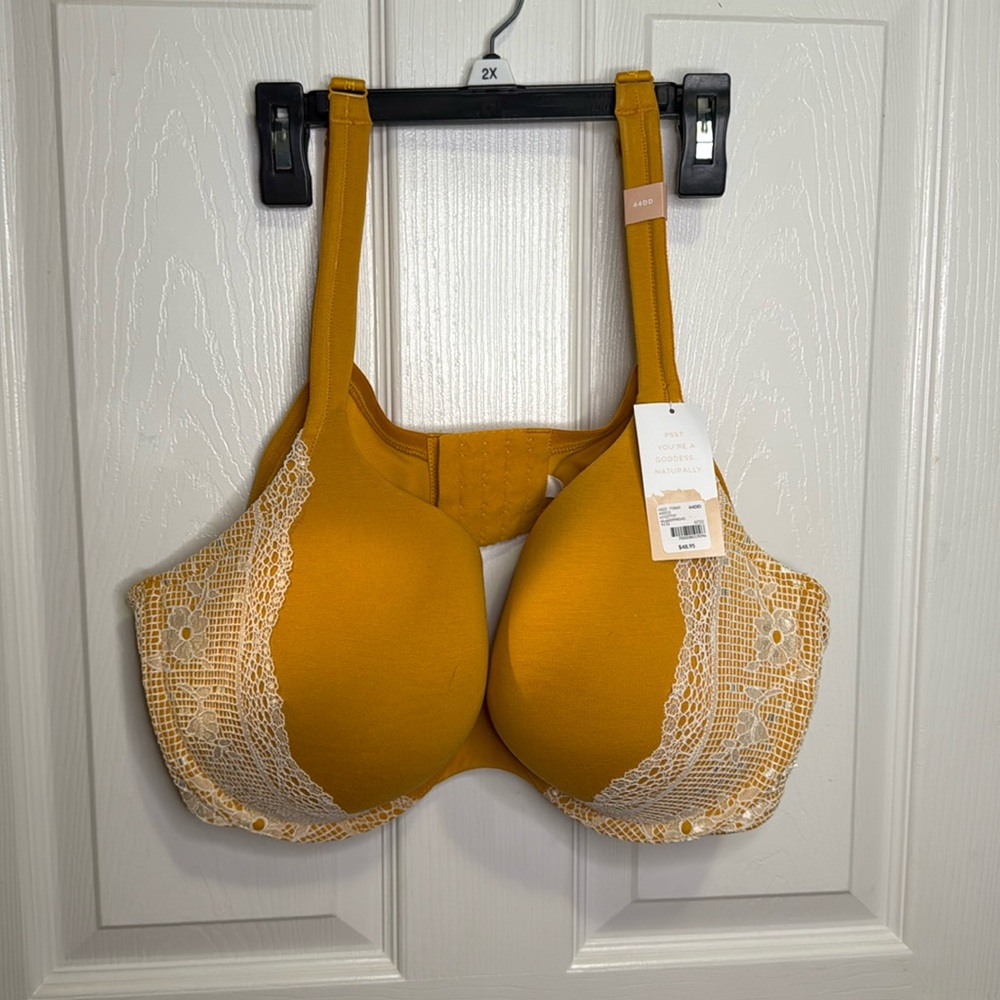 *NWT* yellow lace bra